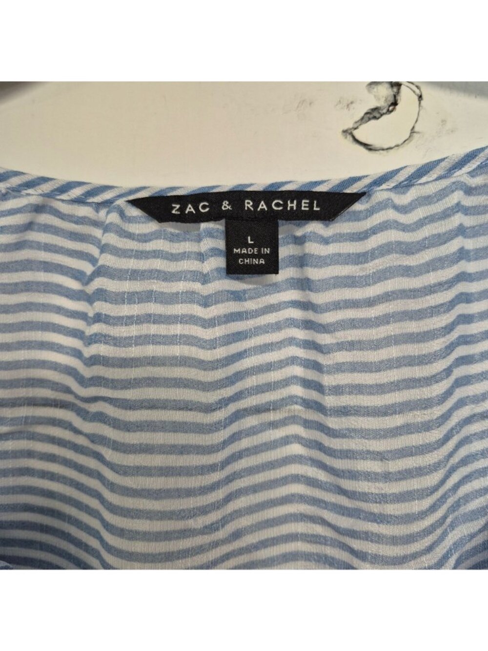 Zac & Rachel Blue Striped Floral Blouse Size L Lightweight 3/4 Sleeve Scoop Neck - Picture 2 of 4